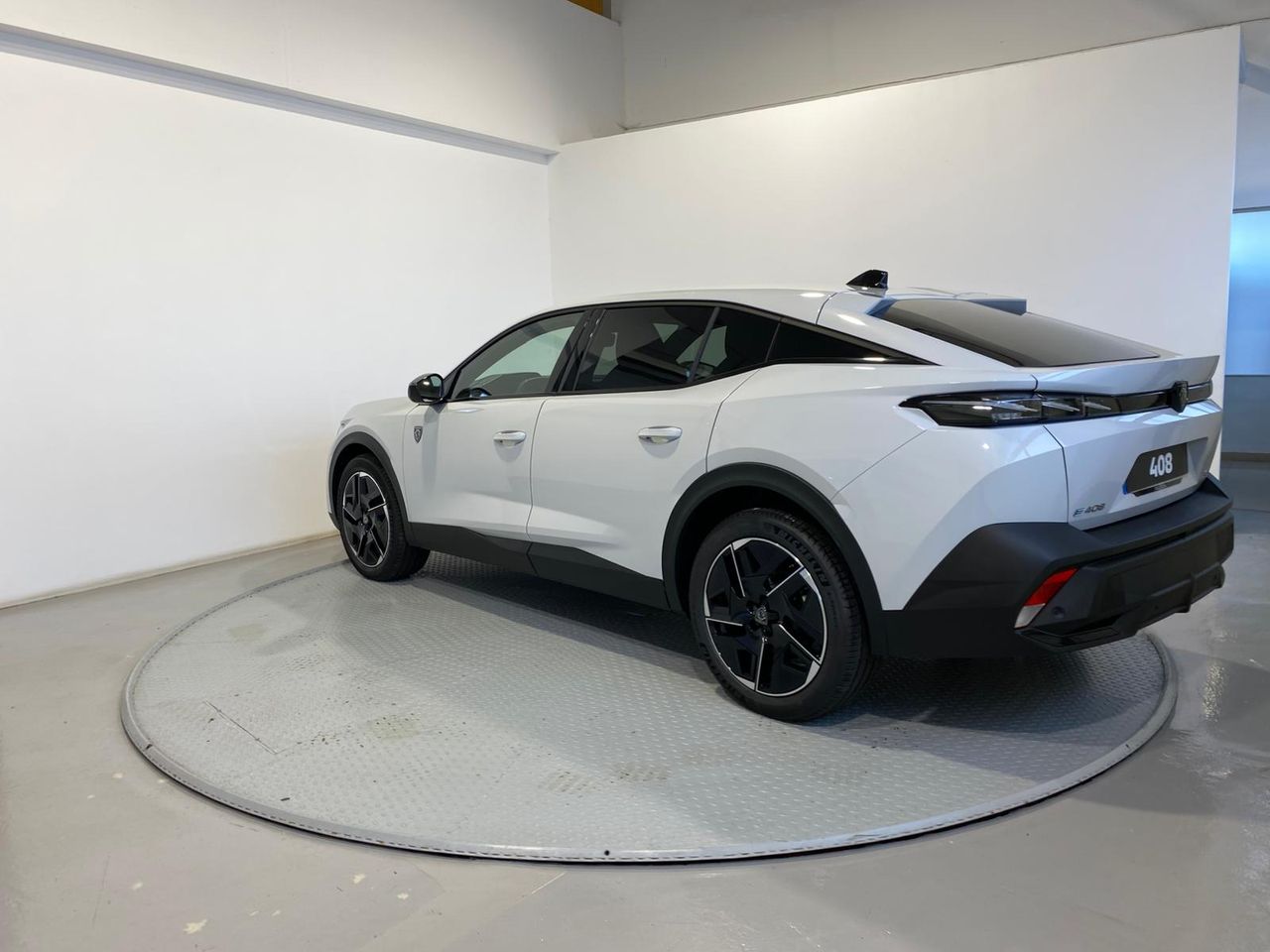 Peugeot e-408 E-408 GT Eléctrico 210 (157kW) - Foto 2
