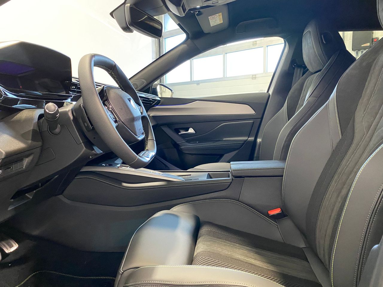 Peugeot e-408 E-408 GT Eléctrico 210 (157kW) - Foto 2