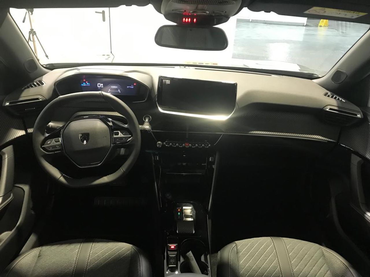 Peugeot e-2008 Eléctrico Allure 156 (115kW) - Foto 2