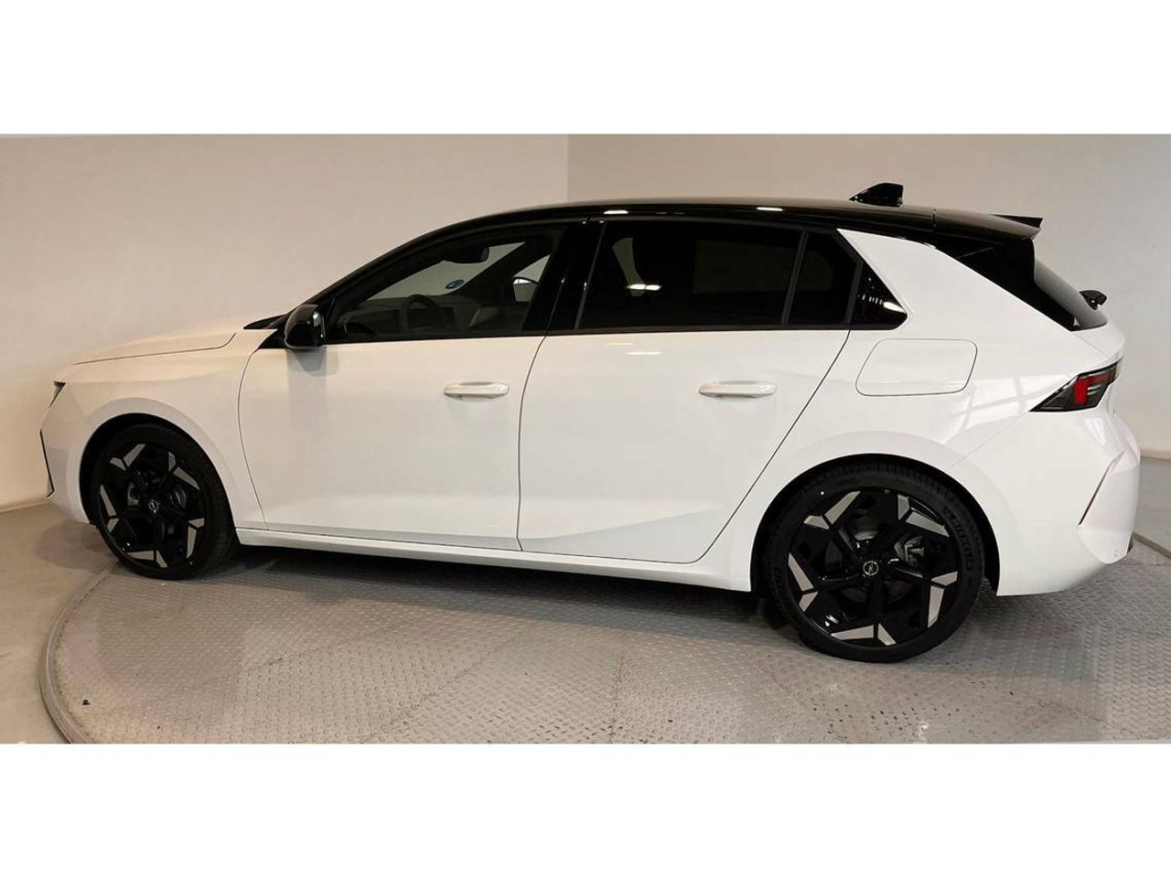 Opel Astra GSE 1.6T Plug-in Hybrid 165kW (225CV)   Aut - Foto 2