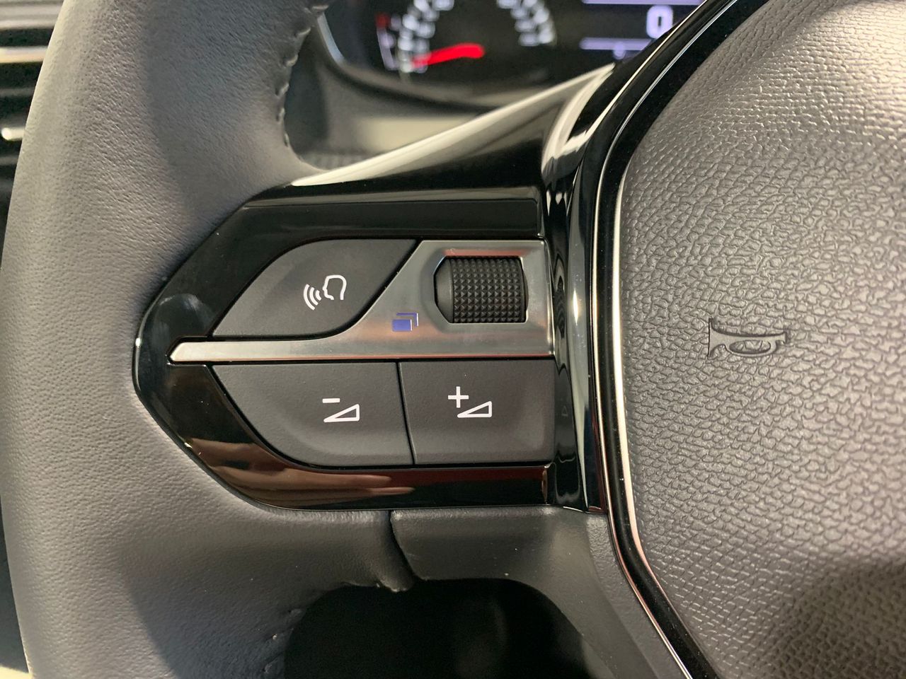 Peugeot 208 PureTech 73kW (100CV) Allure - Foto 2