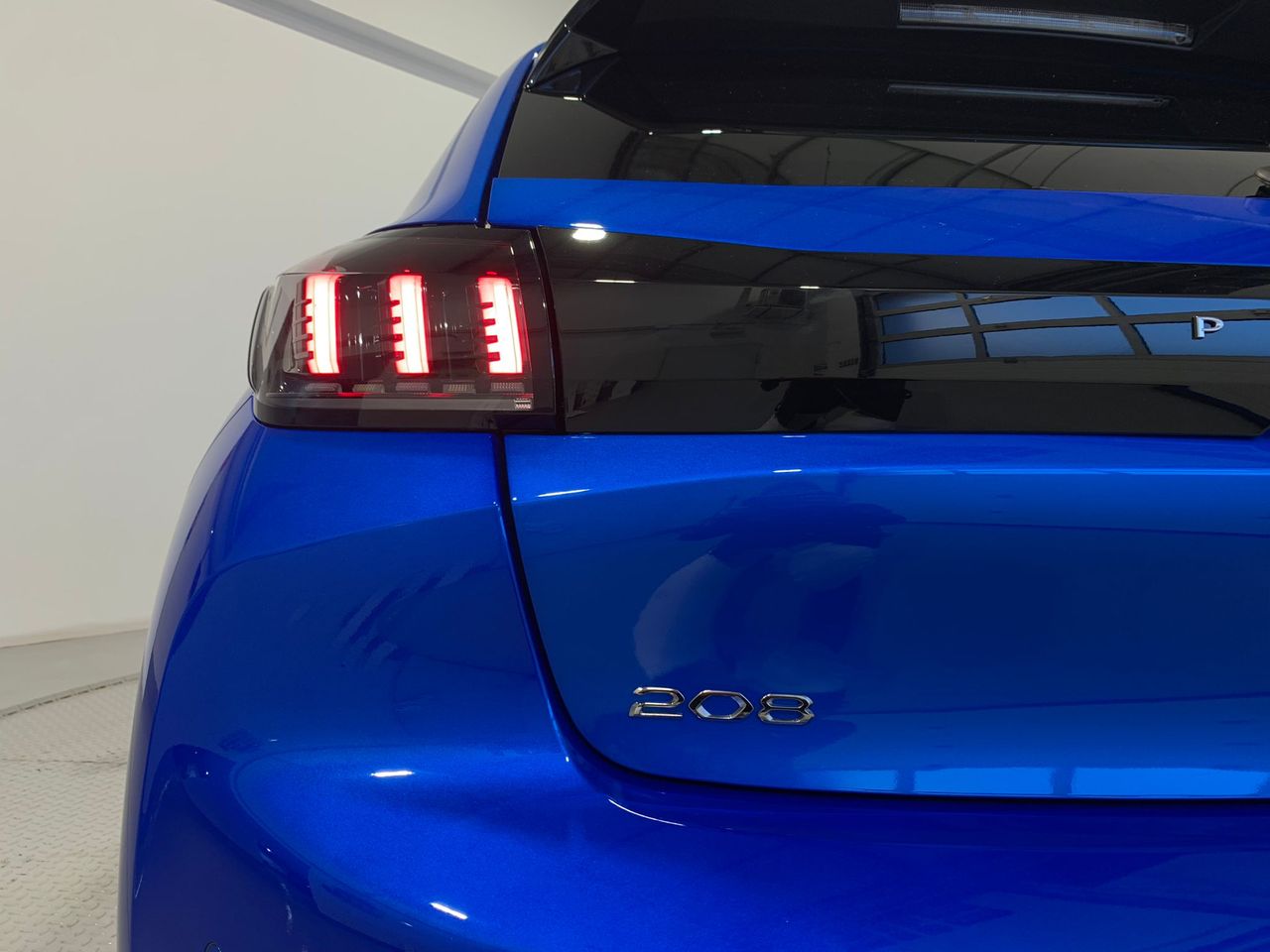 Peugeot 208 PureTech 73kW (100CV) Allure - Foto 2