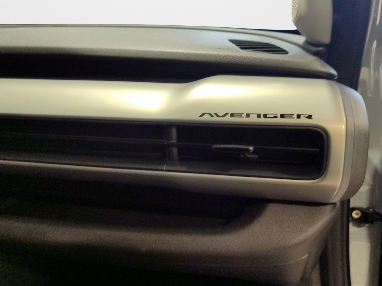 Jeep Avenger 1.2 eHybrid 74kW (100CV) Summit - Foto 2