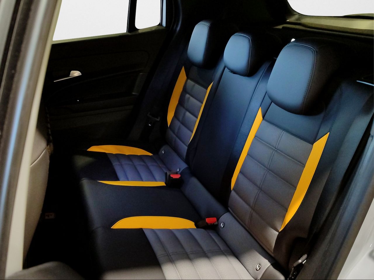 Jeep Avenger 1.2 eHybrid 4xe 145CV T. North Face - Foto 2