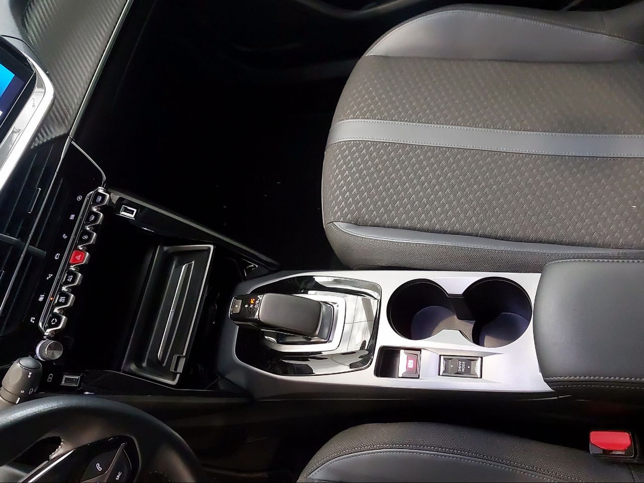 Peugeot e-2008 Eléctrico Allure - Foto 2