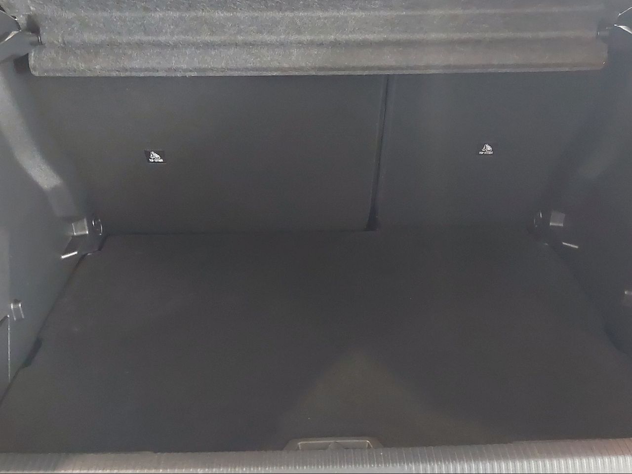 Peugeot e-2008 Eléctrico Allure - Foto 2