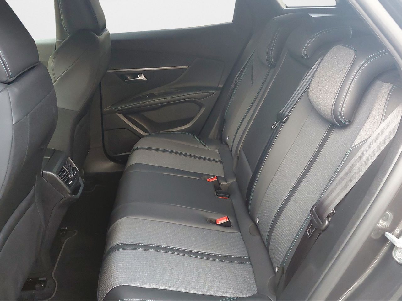 Peugeot 3008 1.5 BlueHDi 96kW S&S Allure Pack EAT8 - Foto 2