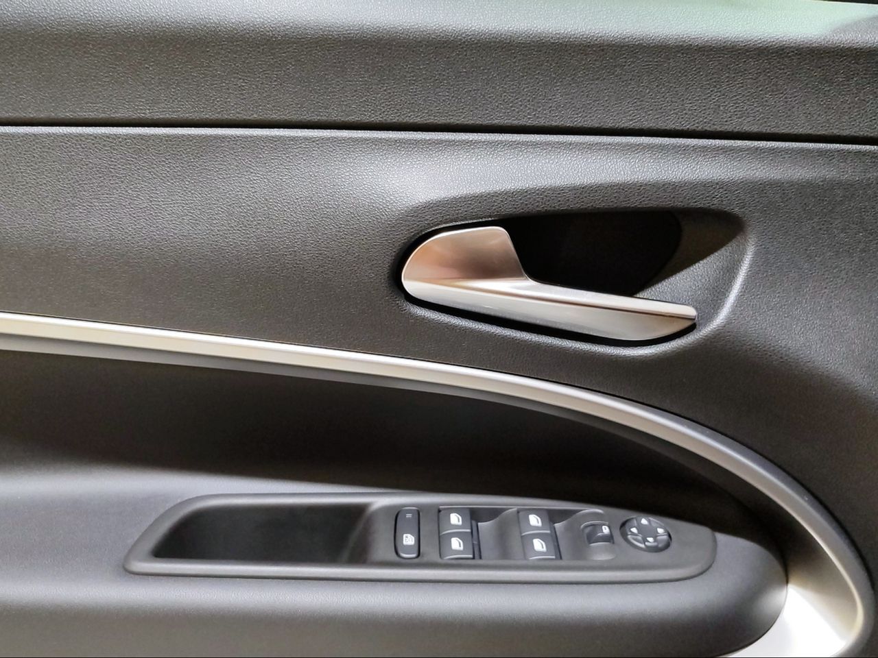 Jeep Avenger 1.2 eHybrid 4xe 107kW (145CV) Upland - Foto 2