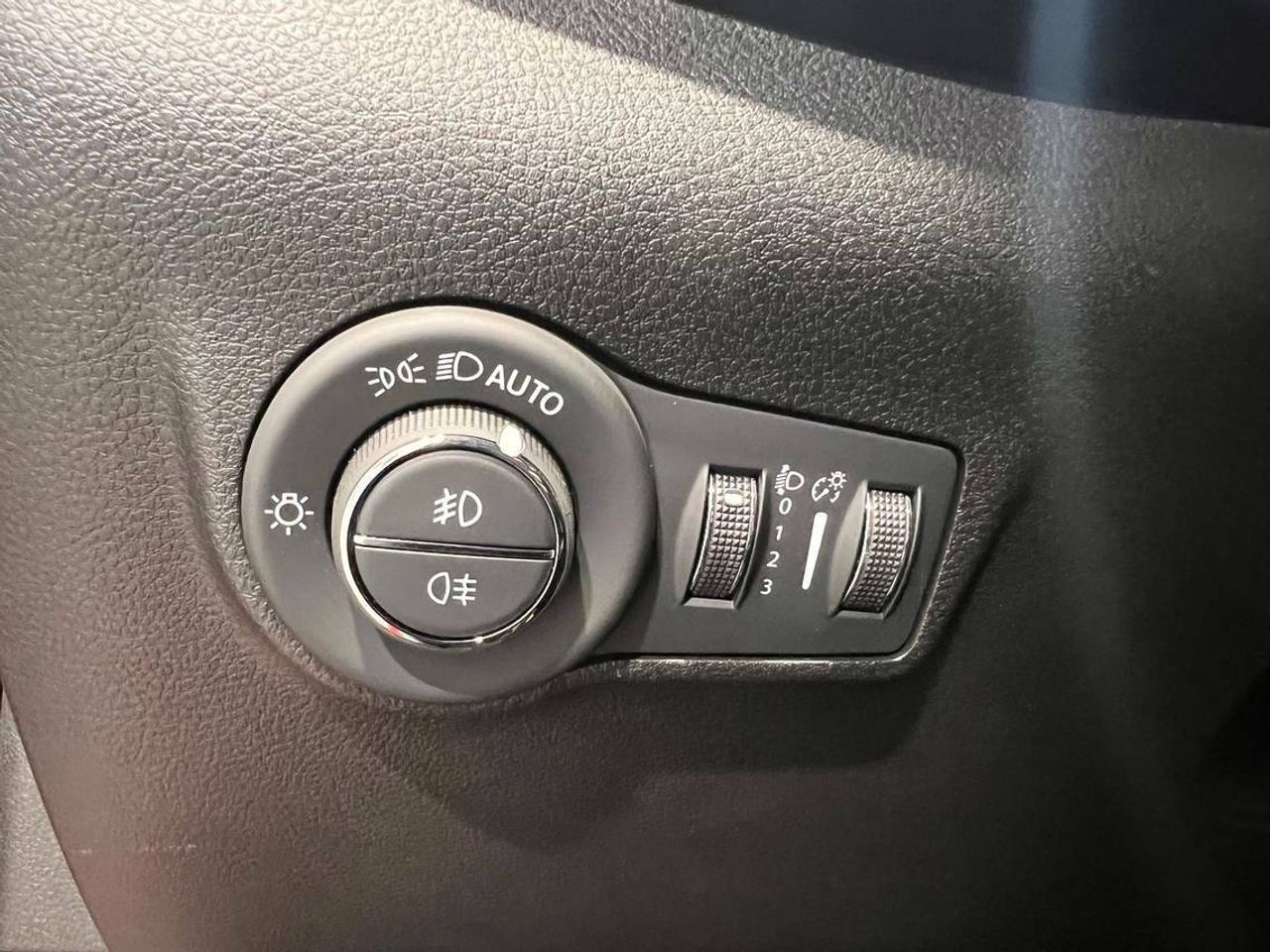 Jeep Compass eHybrid 1.5 MHEV 96kW Limited Dct - Foto 2