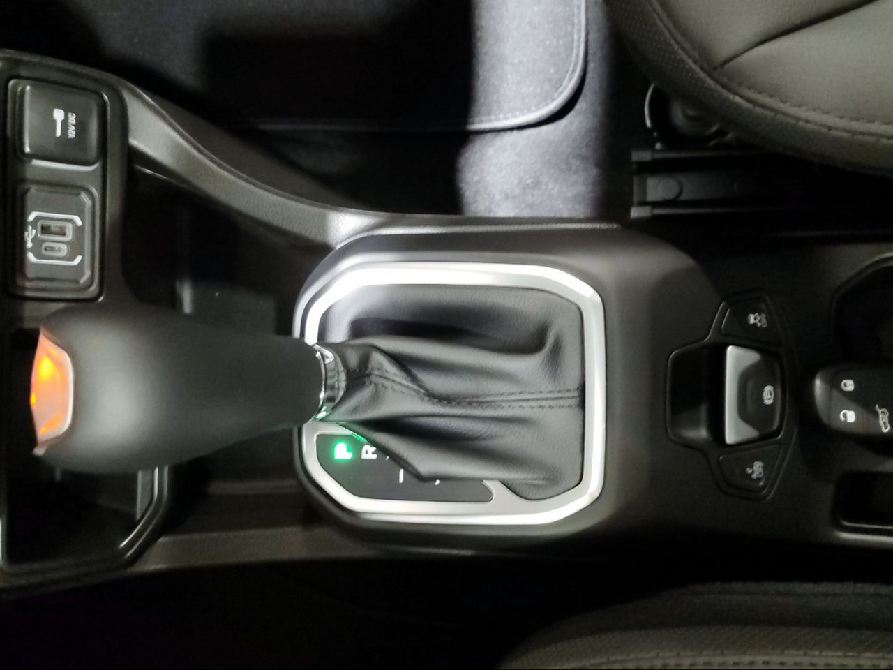 Jeep Renegade eHybrid Summit 1.5 MHEV 130hp Dct Fwd - Foto 2