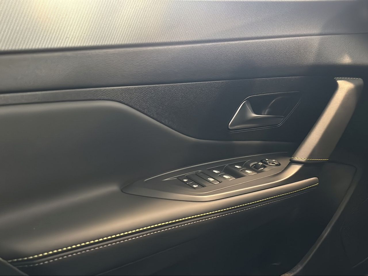 Peugeot 308 5P First Edition Eléctrico 115kW (156CV) - Foto 2