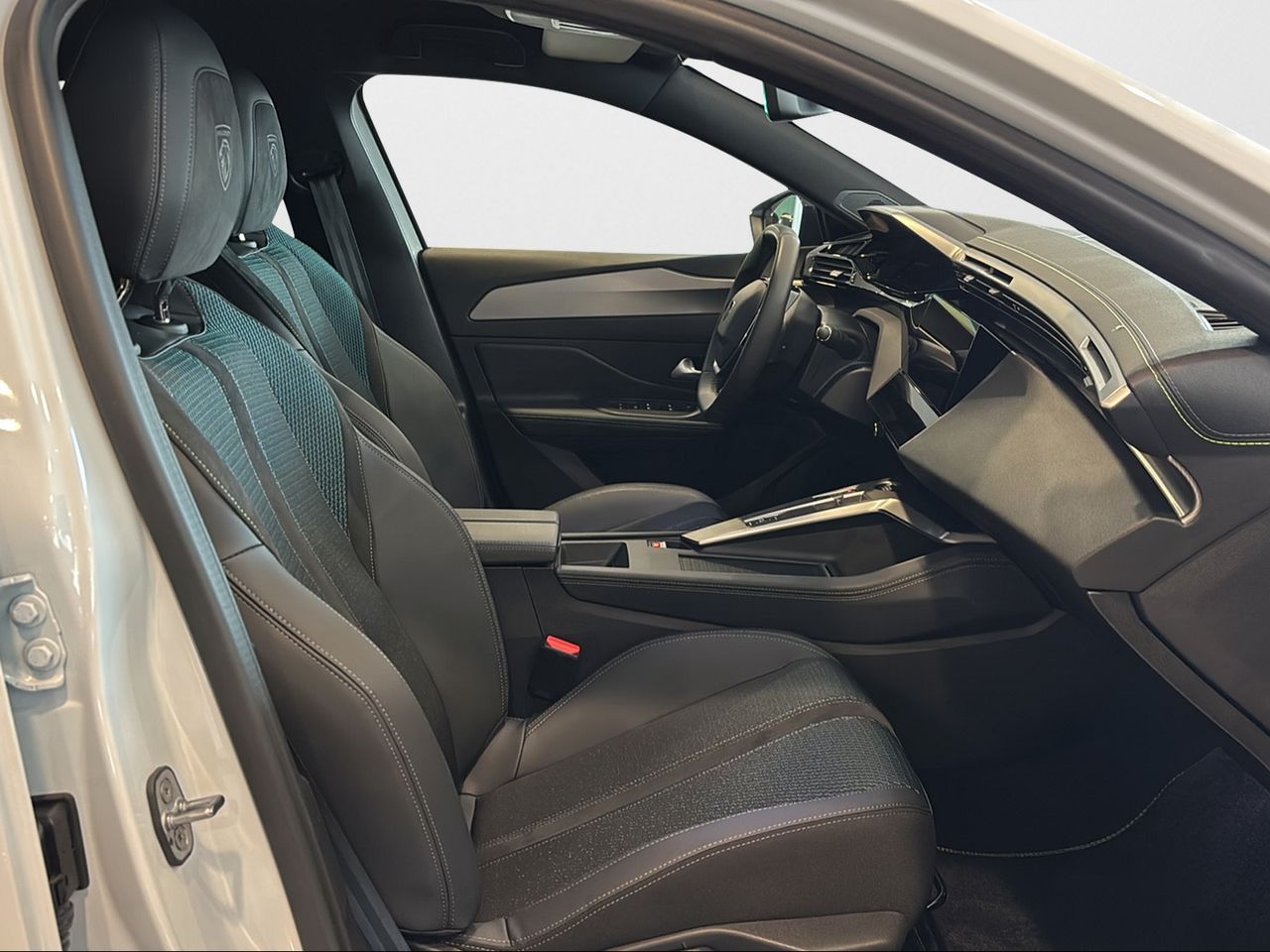 Peugeot 308 5P First Edition Eléctrico 115kW (156CV) - Foto 2