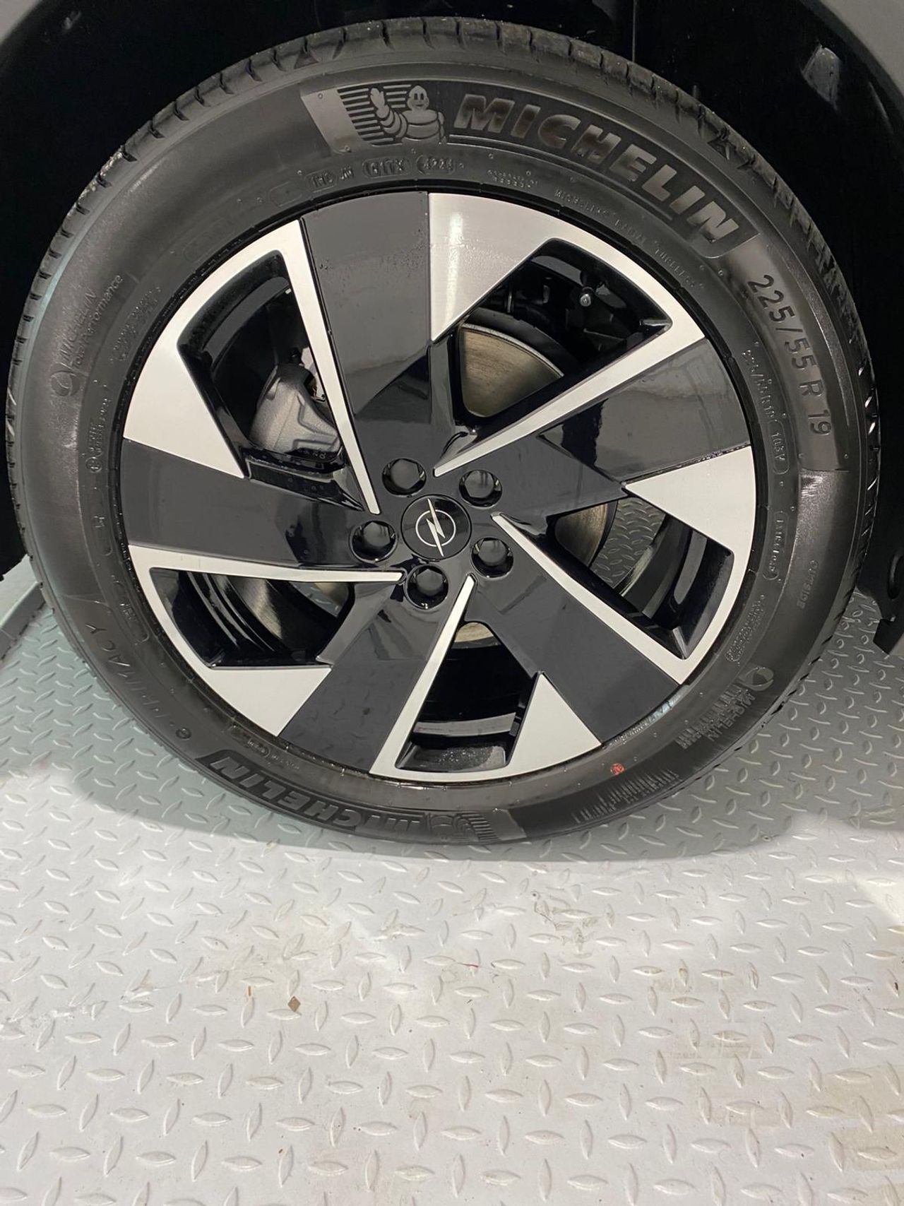 Opel Grandland GS 1.2T XHT Hybrid eDCT6 S/S 145 CV - Foto 2