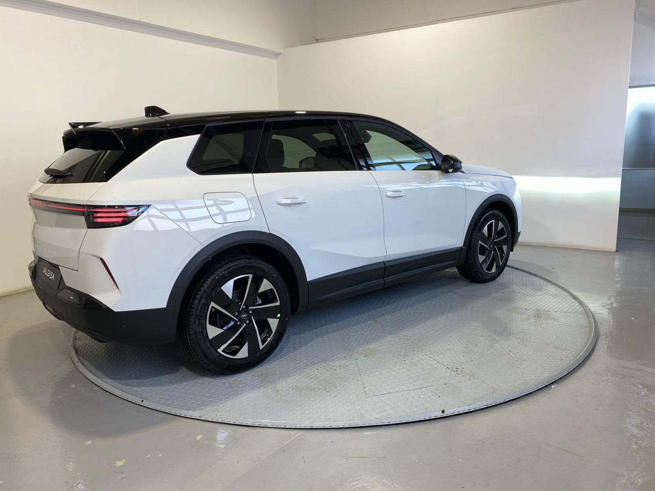 Opel Grandland GS 1.2T XHT Hybrid eDCT6 S/S - Foto 2