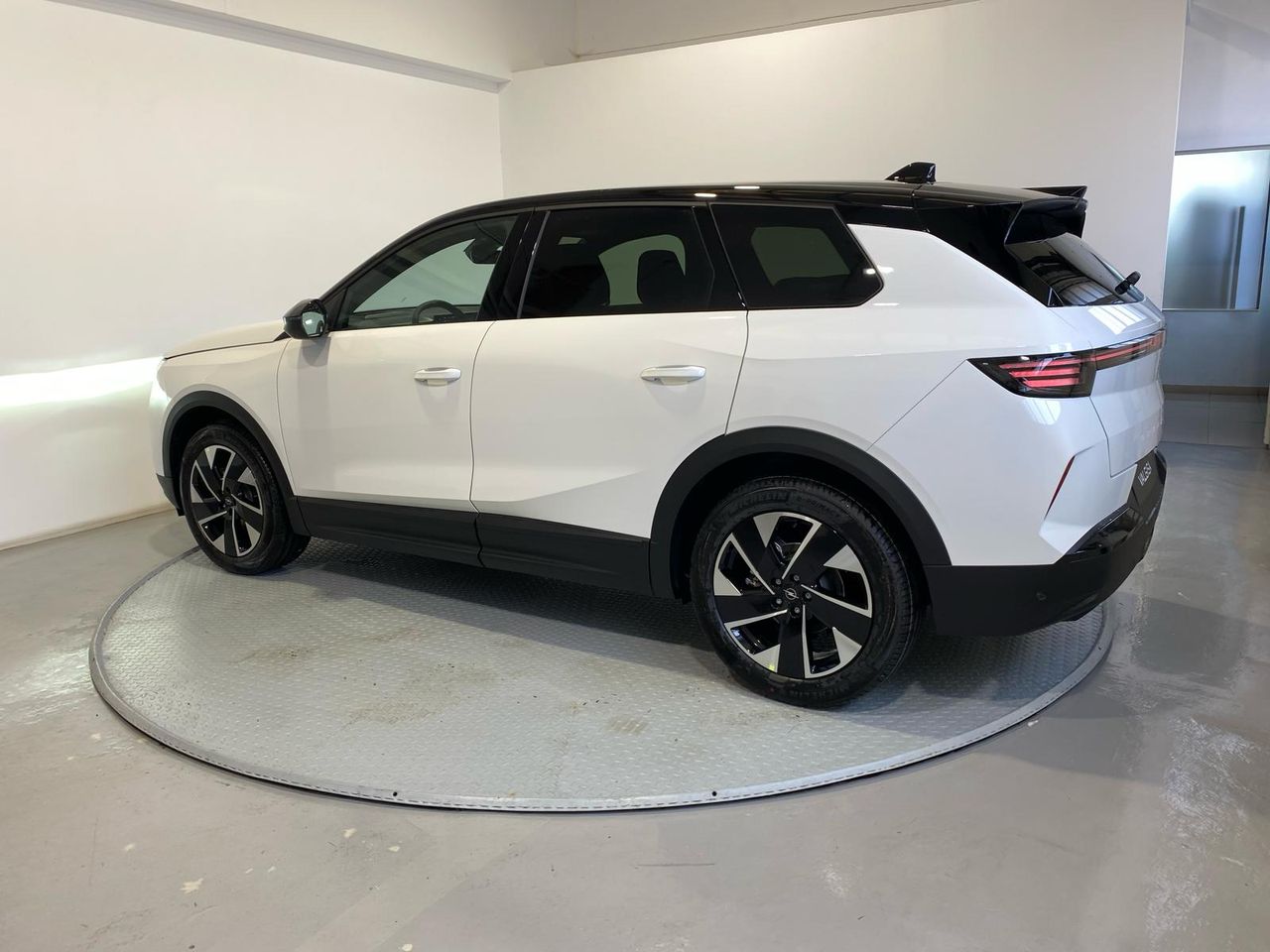 Opel Grandland GS 1.2T XHT Hybrid eDCT6 S/S - Foto 2