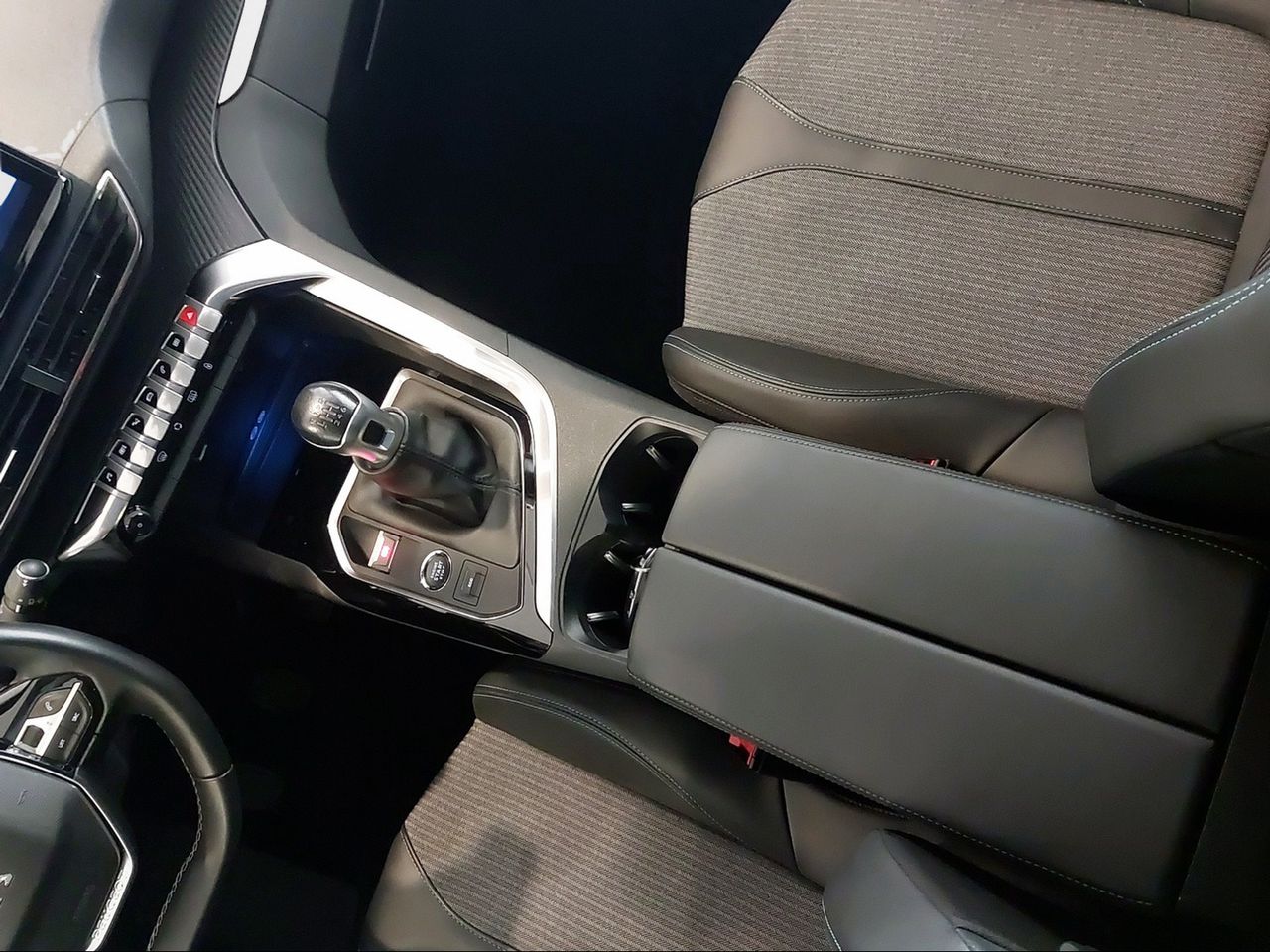 Peugeot 3008 1.5 BlueHDi 96kW (130CV) S&S Allure - Foto 2