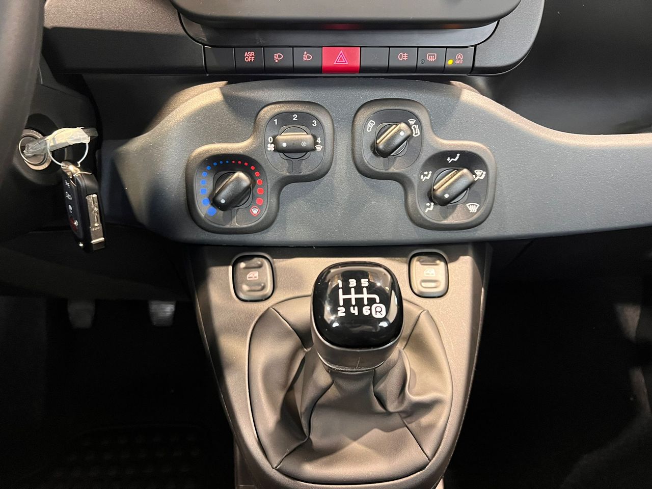 Fiat Panda Pandina 1.0 Hybrid 51kW (70cv) - Foto 2