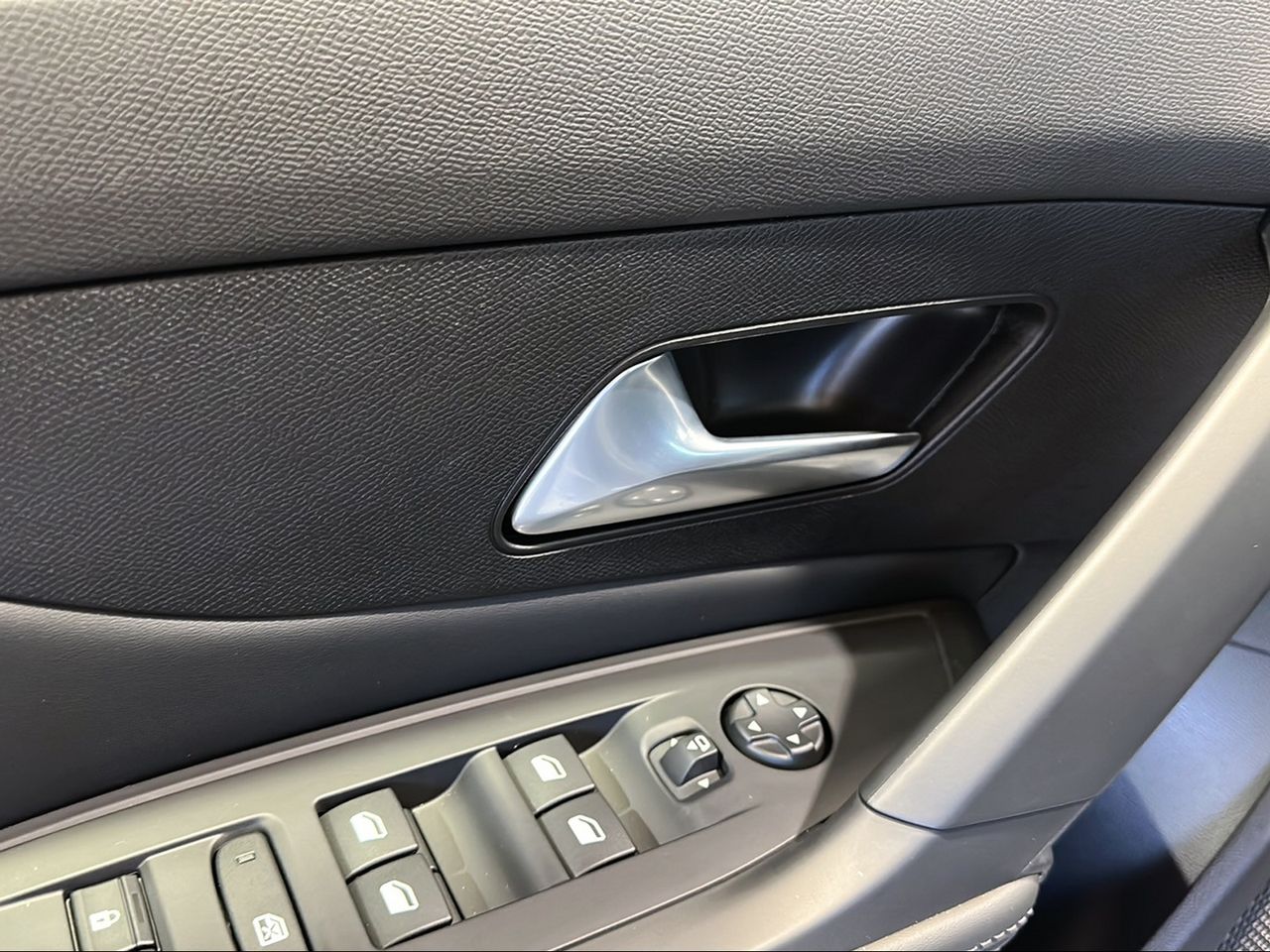 Peugeot 308 5P Allure Hybrid MHEV 145 e-DCS6 - Foto 2