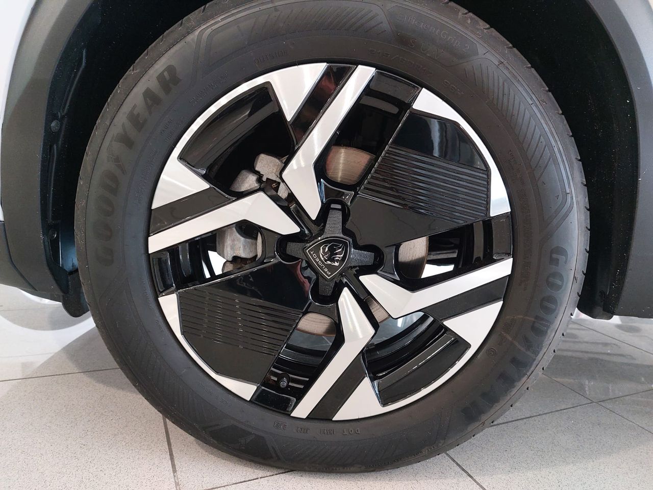 Peugeot 2008 Allure Puretech 100 S&S 6 Vel. MAN - Foto 2