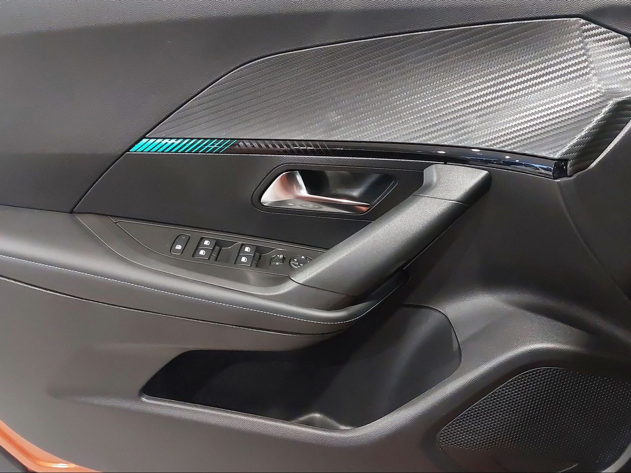 Peugeot 2008 Allure Puretech 130 S&S EAT8 - Foto 2