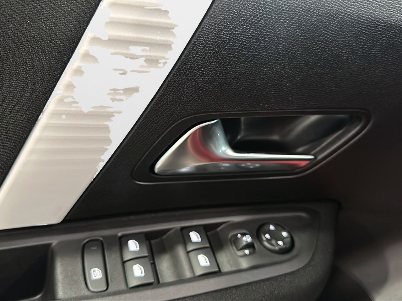 Citroën C4 Hybrid 145 ë-DCS6 Plus - Foto 2