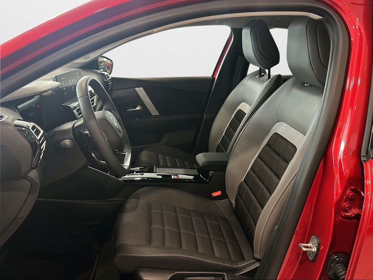 Citroën C4 Hybrid 145 ë-DCS6 Plus - Foto 2