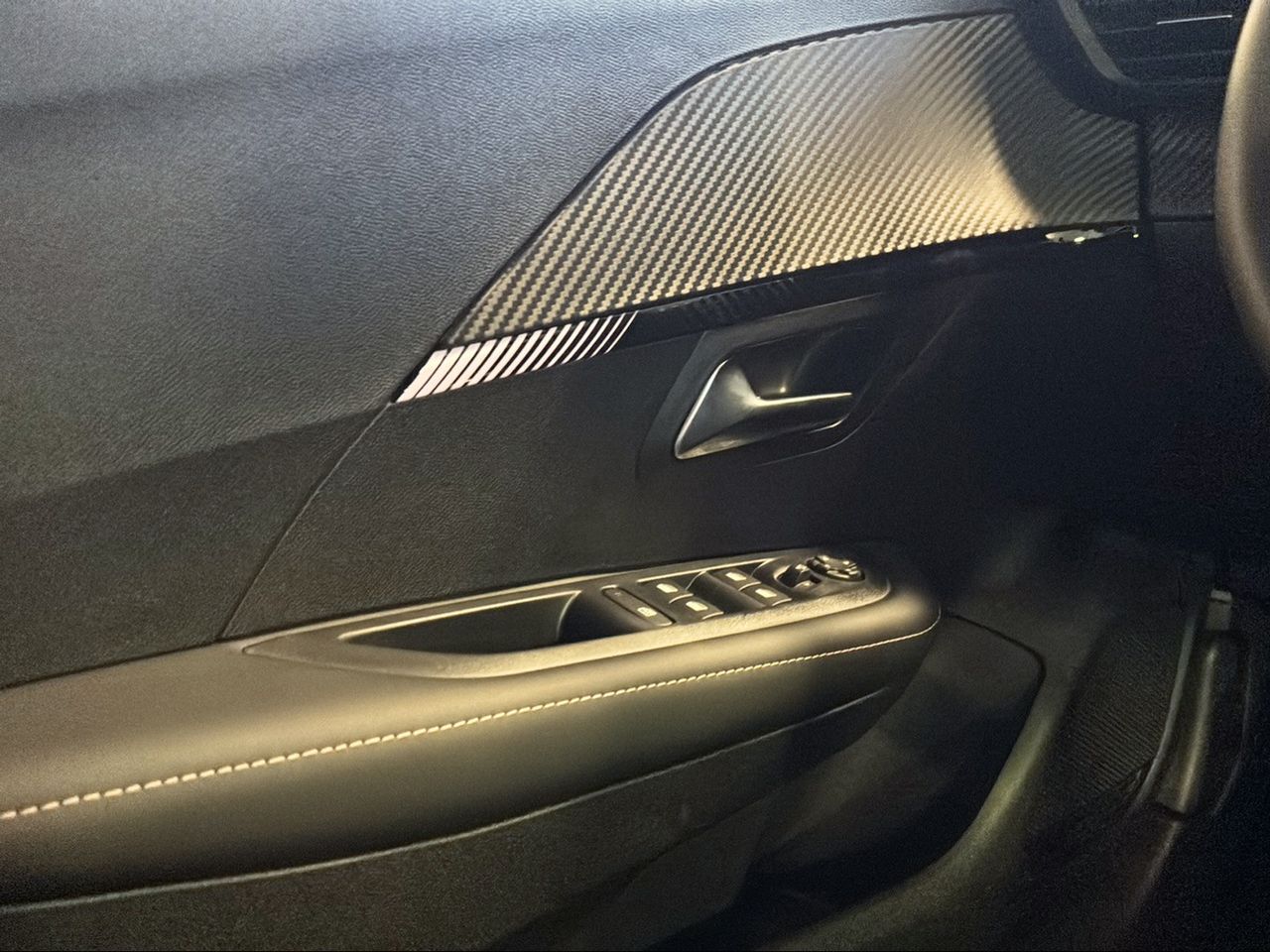 Peugeot 208 Allure HYBRID 110 eDCS6 - Foto 2