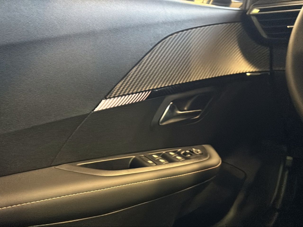 Peugeot 208 Allure Gasolina 100 S&S 6 Vel. MAN - Foto 2