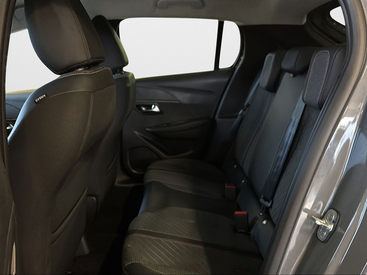 Peugeot 208 Allure HYBRID 145 eDCS6 - Foto 2