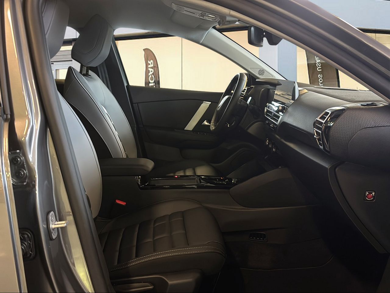 Citroën C4 Hybrid 145 ë-DCS6 Max - Foto 2