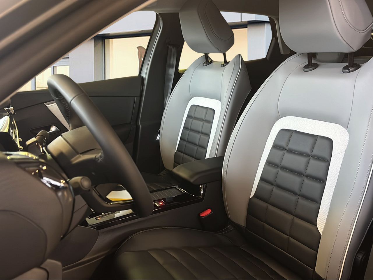 Citroën C4 Hybrid 145 ë-DCS6 Max - Foto 2