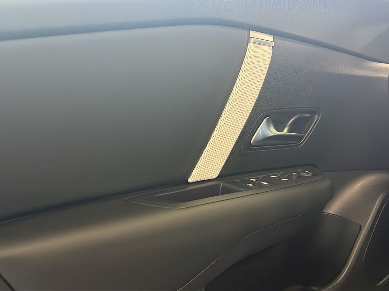 Citroën C4 Hybrid 145 ë-DCS6 Max - Foto 2