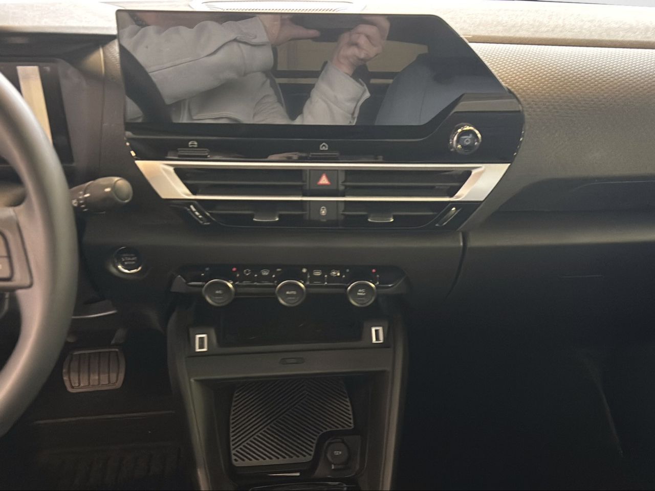 Citroën C4 Hybrid 145 ë-DCS6 Max - Foto 2