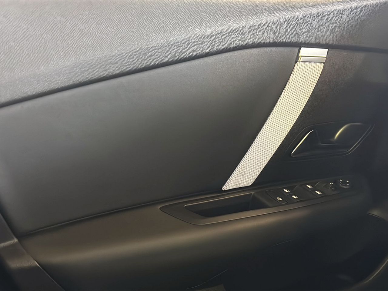 Citroën C4 Hybrid 145 ë-DCS6 Max - Foto 2