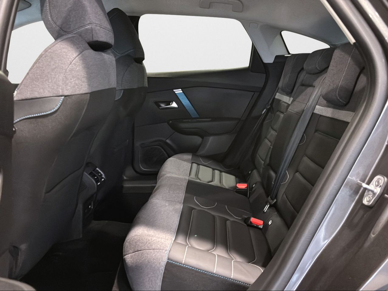 Citroën ë-C4 ë-C4 eléctrico 100kW 50kWh Shine - Foto 2