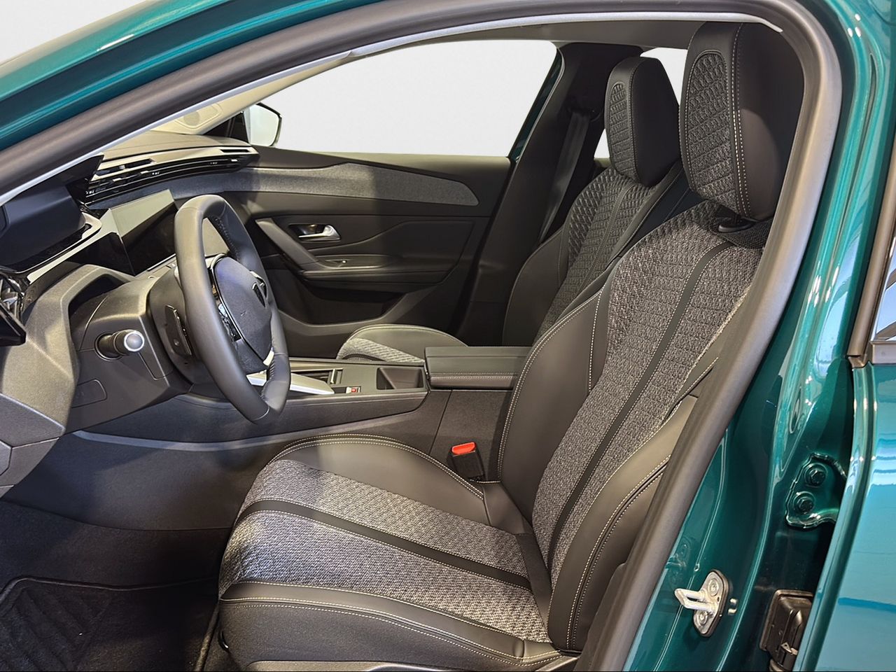 Peugeot 308 5P Allure Hybrid MHEV 145 e-DCS6 - Foto 2