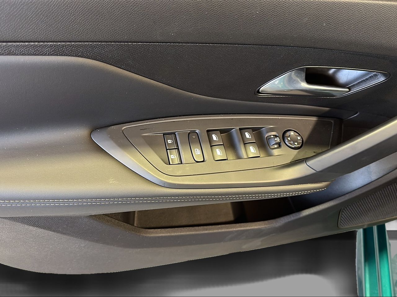 Peugeot 308 5P Allure Hybrid MHEV 145 e-DCS6 - Foto 2