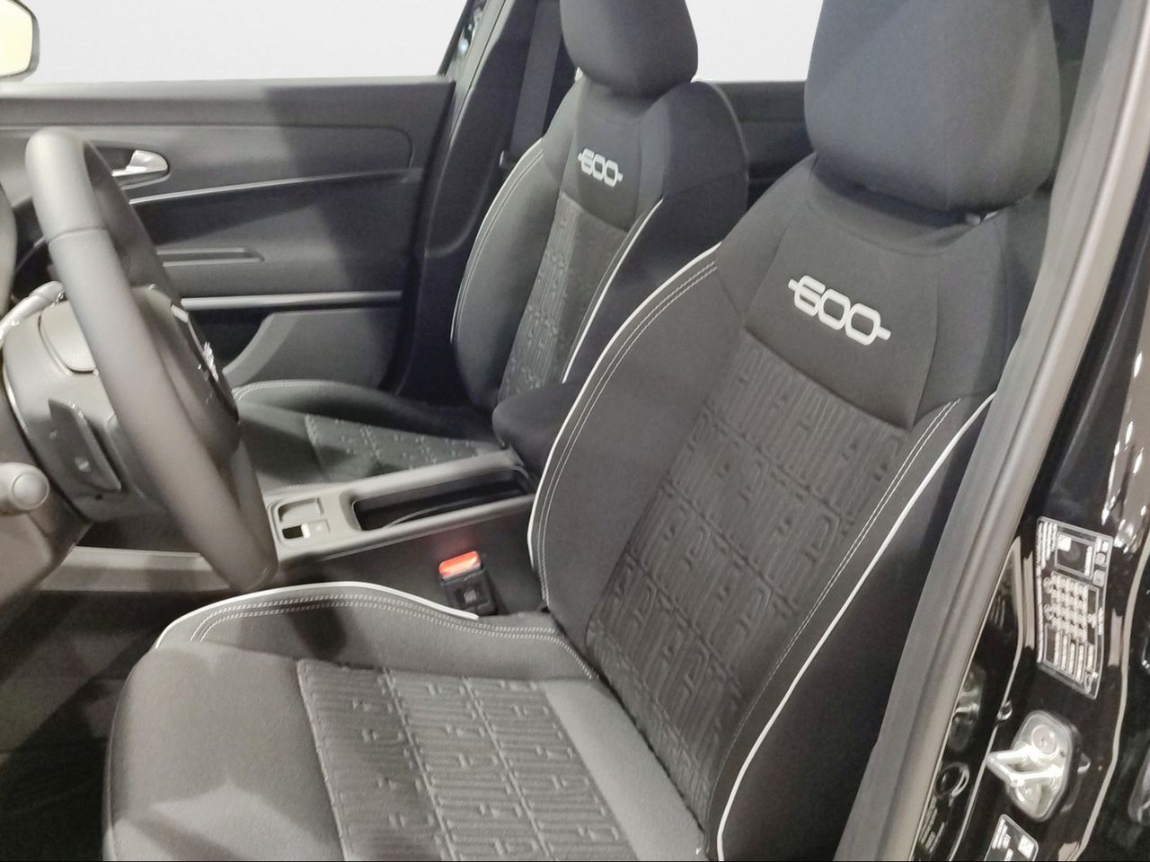 Fiat 600 600 MHEV La prima 1.2 106kW (145CV) DDCT - Foto 2