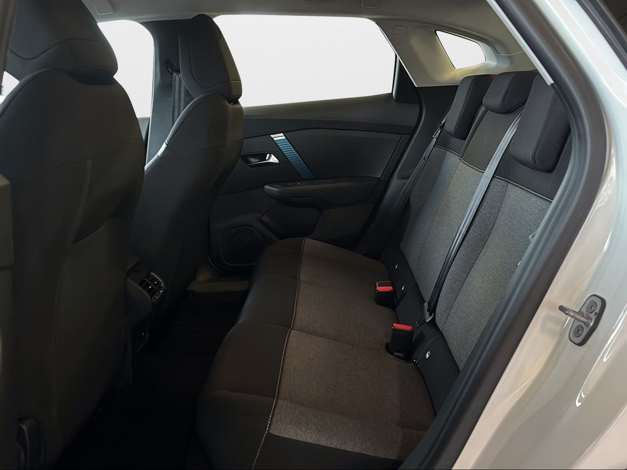 Citroën ë-C4 X ë-C4 X eléctrico 100kW 50KWh Feel - Foto 2