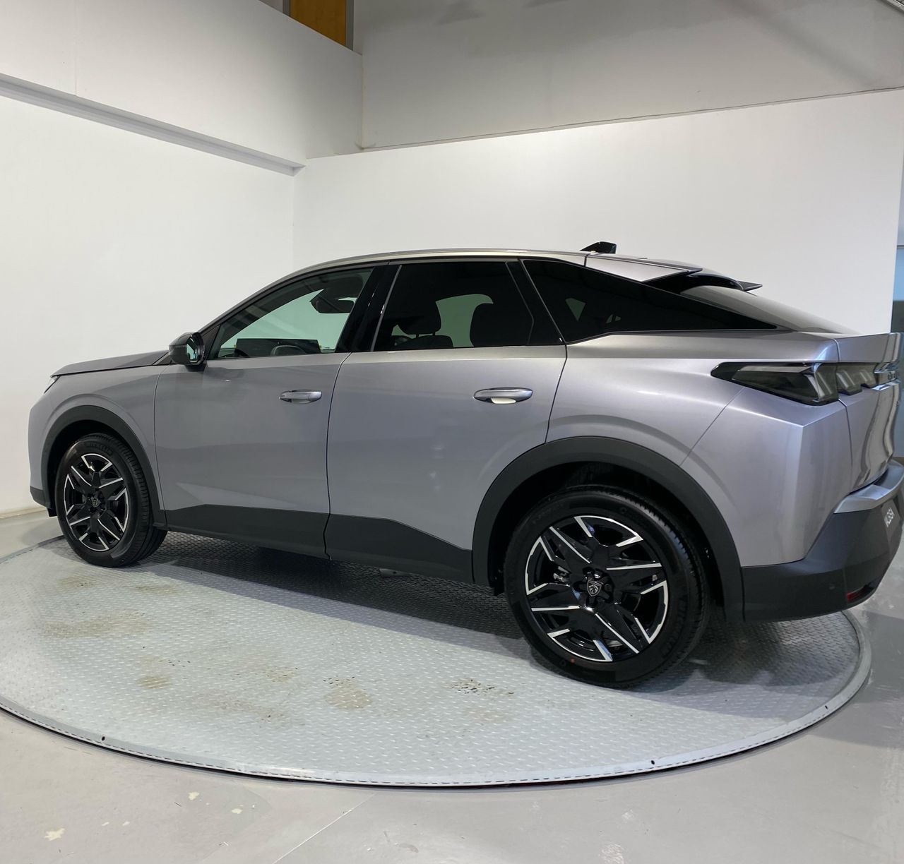 Peugeot 3008 Hybrid 1.2 107KW Allure Exclusive eDCS6 - Foto 2