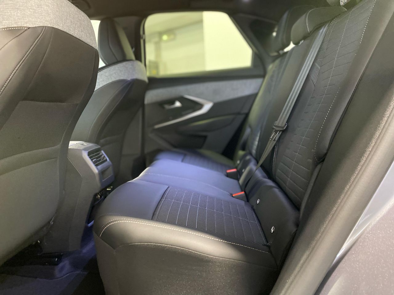Peugeot 3008 Hybrid 1.2 107KW Allure Exclusive eDCS6 - Foto 2