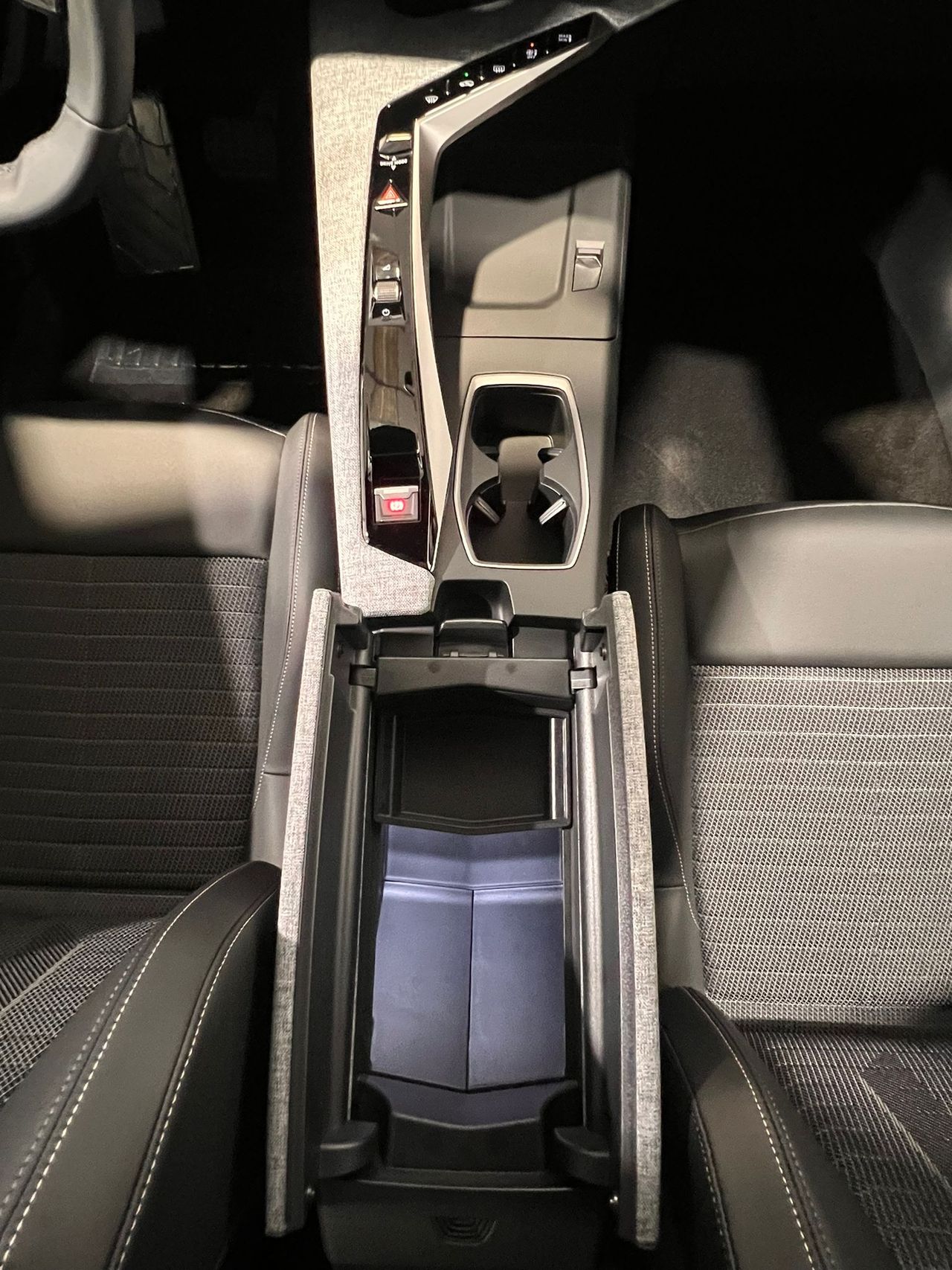 Peugeot 3008 Hybrid 1.2 107KW Allure Exclusive eDCS6 - Foto 2