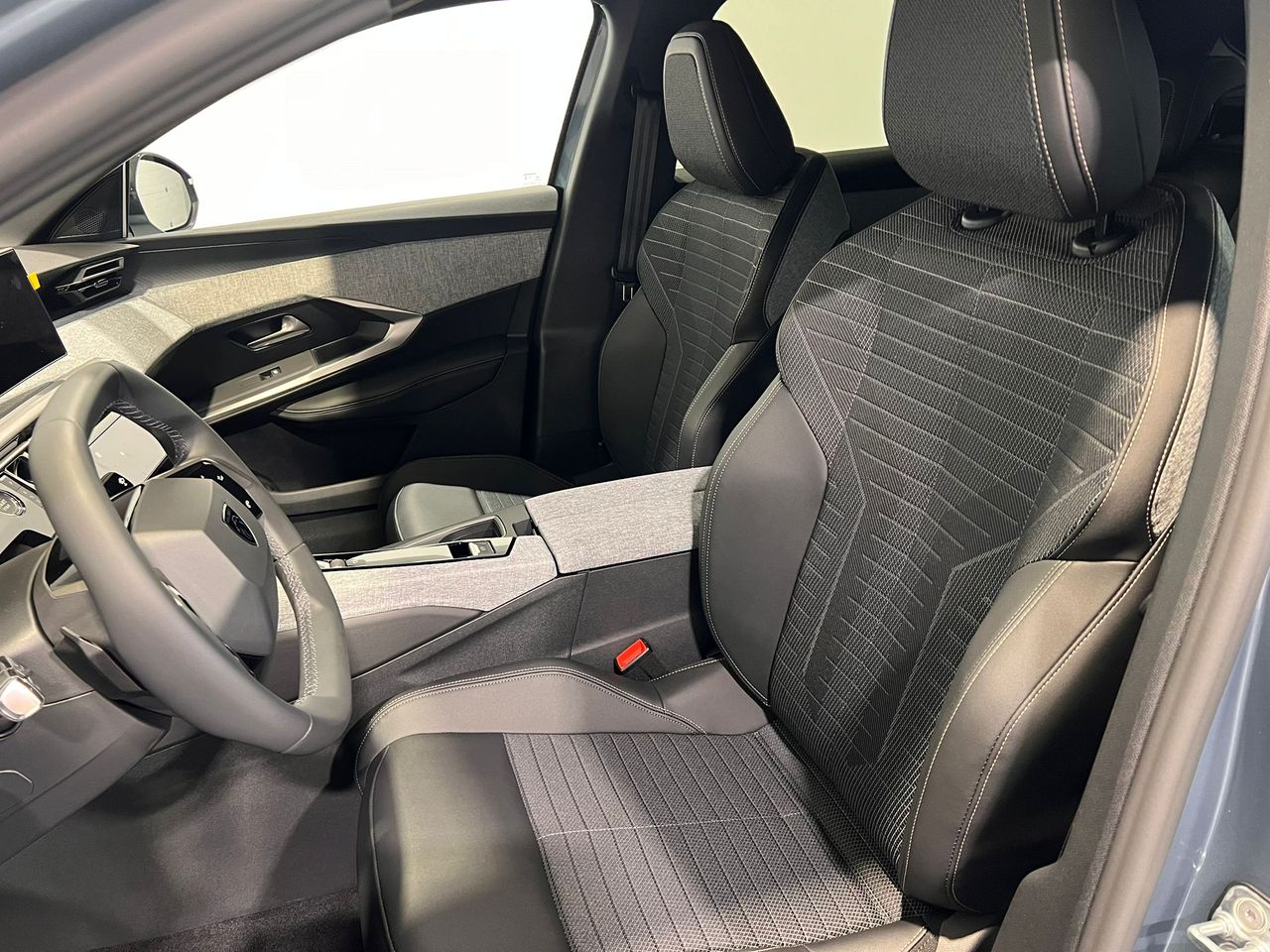 Peugeot 3008 Hybrid 1.2 107KW Allure Exclusive eDCS6 - Foto 2