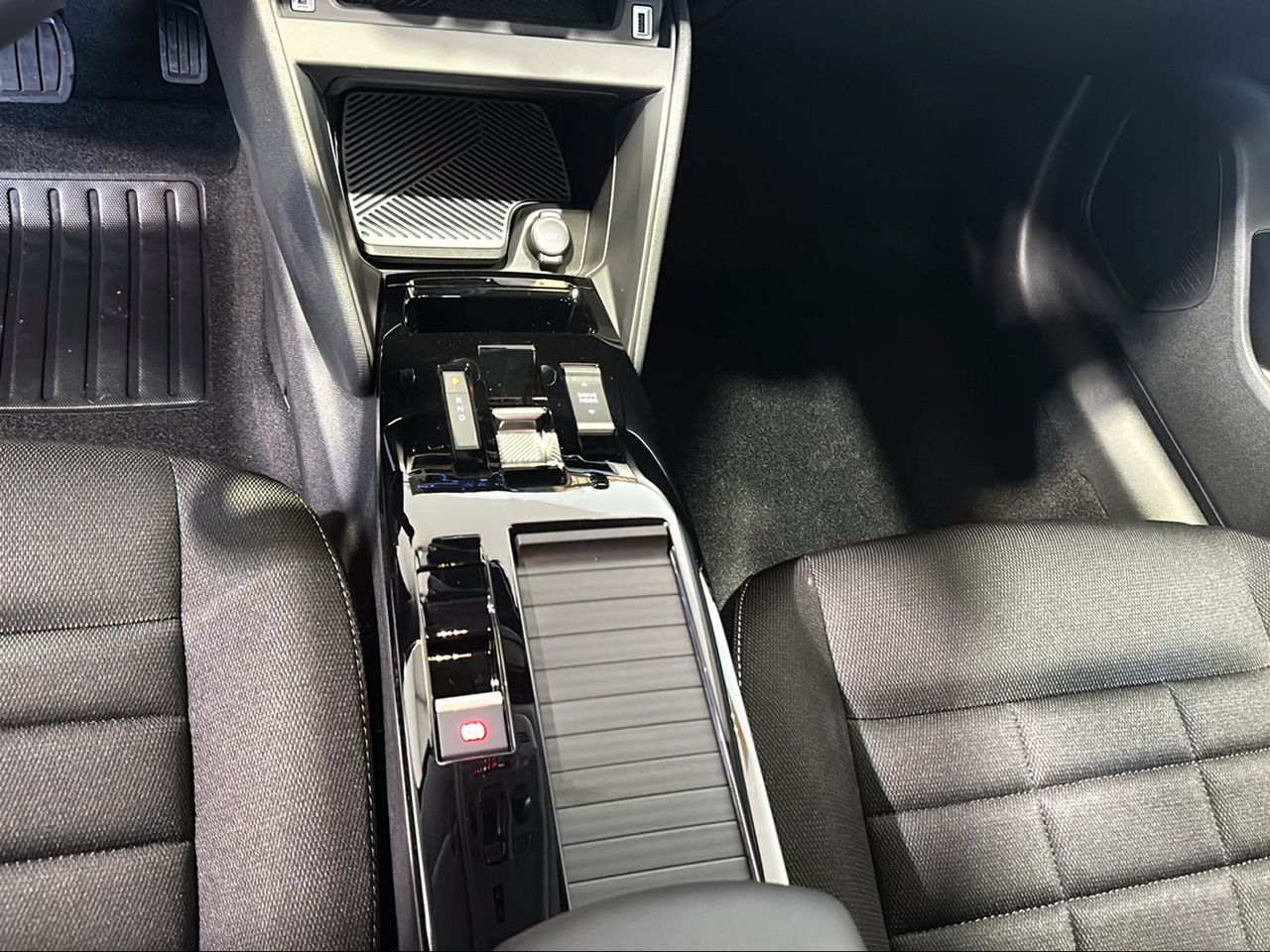 Citroën C4 Hybrid 145 ë-DCS6 Business Edition - Foto 2
