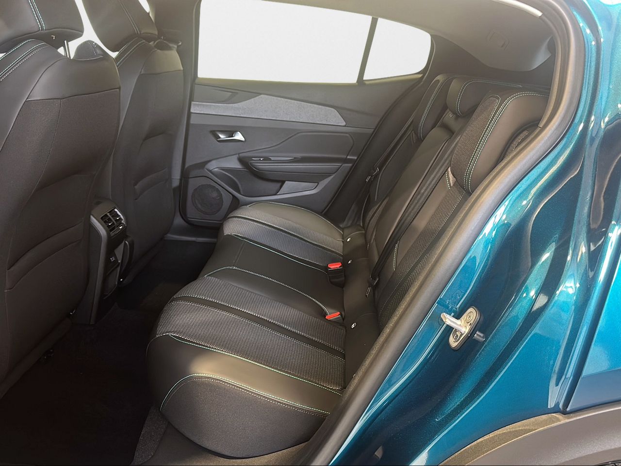 Peugeot 408 408 Allure HYBRID 145 eDCS6 - Foto 2