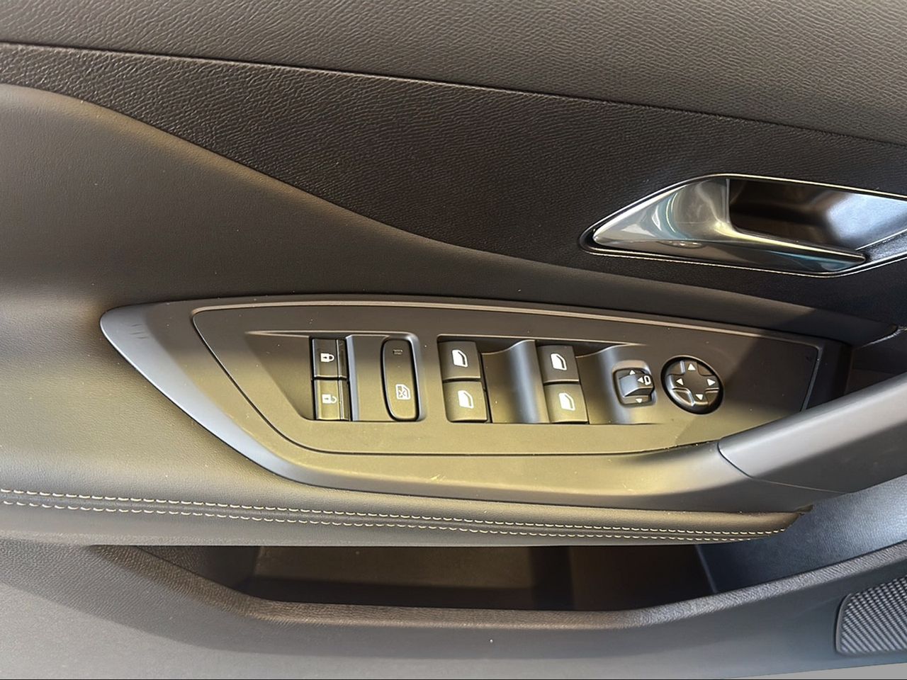 Peugeot 408 408 Allure HYBRID 145 eDCS6 - Foto 2