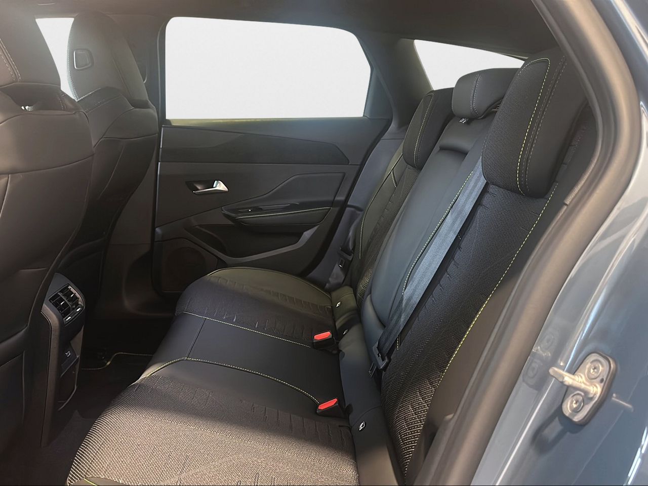 Peugeot 308 SW GT Hybrid 145 e-DCS6 - Foto 2