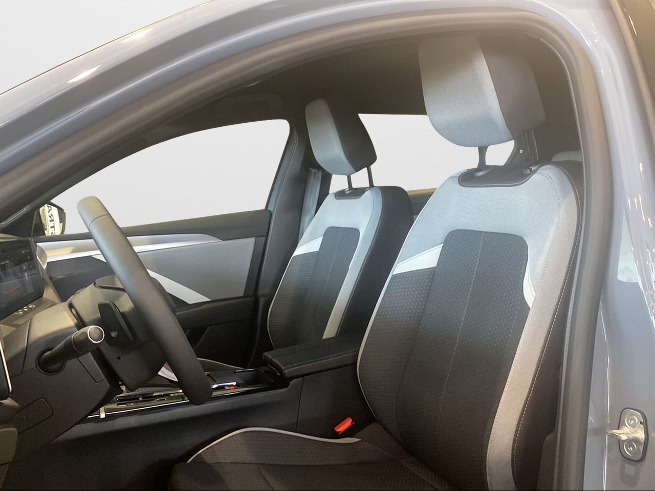 Opel Astra 1.2T XHT Hybrid 107kW Edition eDCT6 - Foto 2