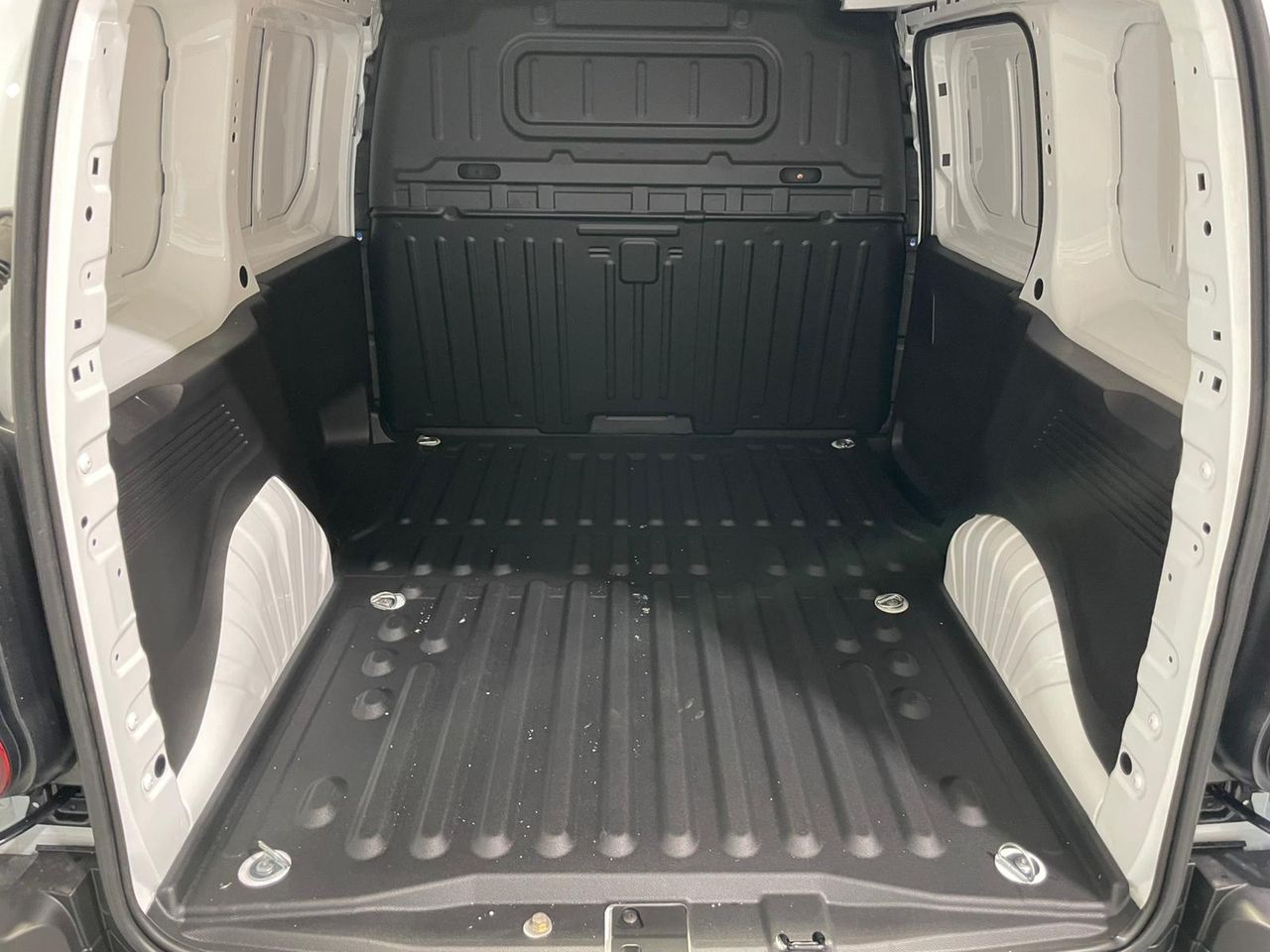 Peugeot Partner FURGON STANDARD HDI 100 - Foto 2