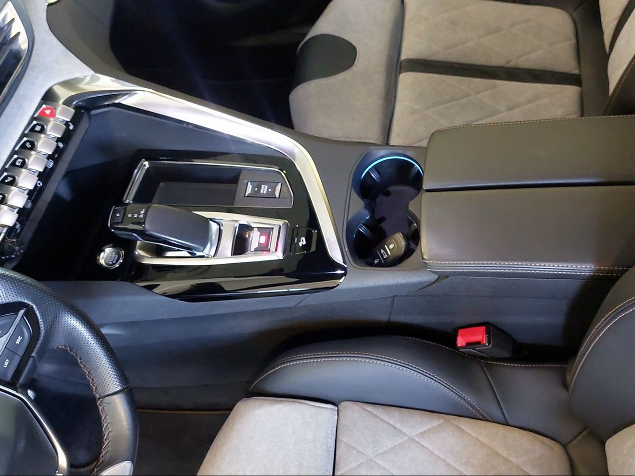 Peugeot 3008 Hybrid 300 e-EAT8 GT - Foto 2